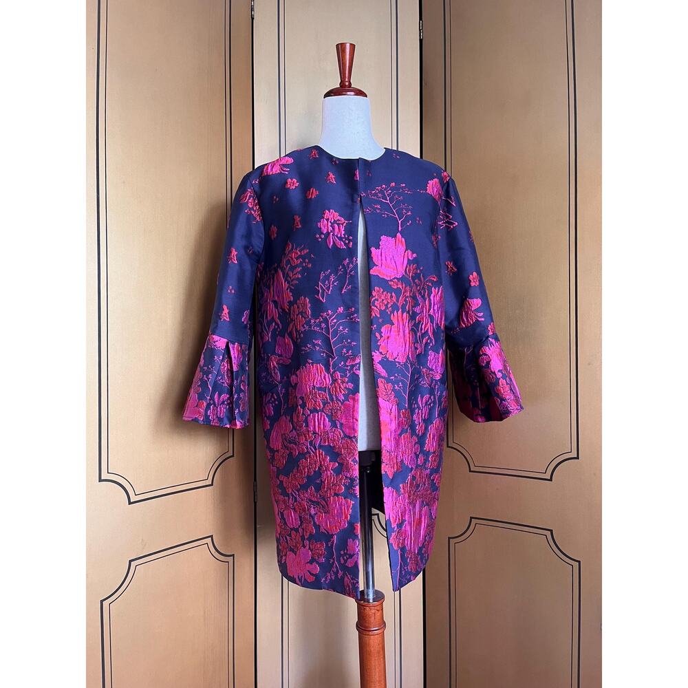 Vintage jacket with voluminous sleeves, size M